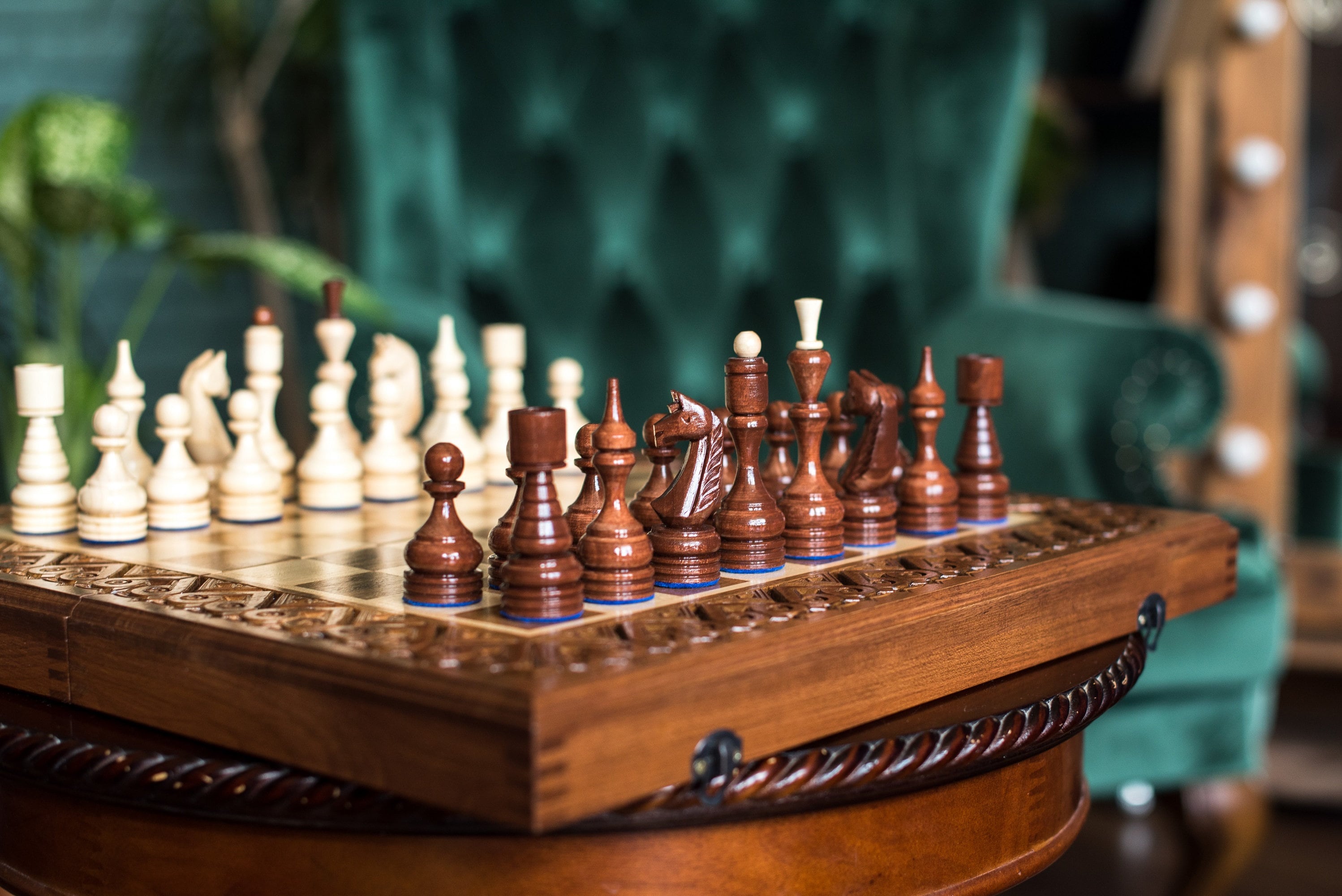 On the Move Wooden Chess Set