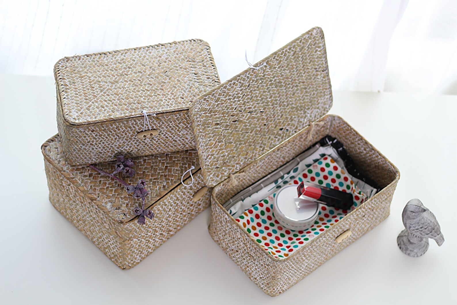 Woven Seagrass Basket w/ Lid