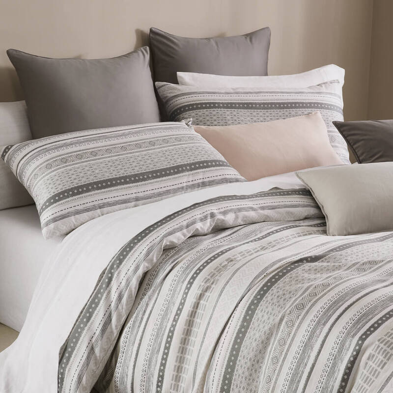 Blake Bedding - White/Natural