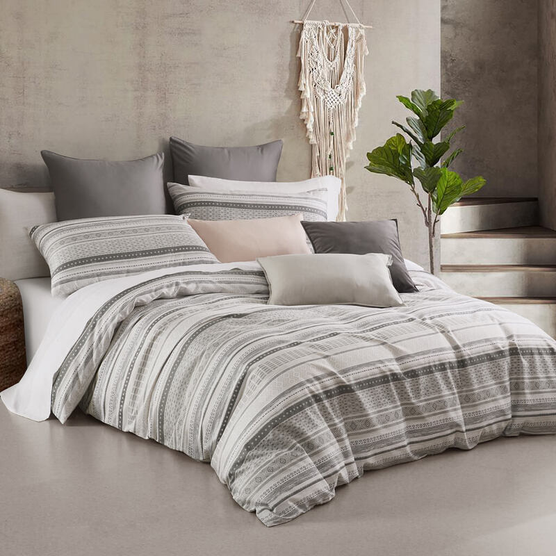 Blake Bedding - White/Natural